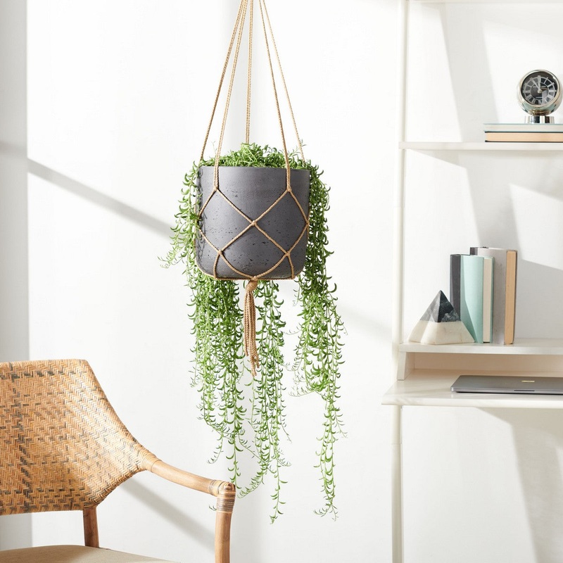 Safavieh Peltria Planter